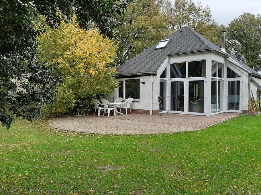Vrijstaande Recreatievilla Met Ruime Omheinde Tuin Posterholt Dış mekan fotoğraf